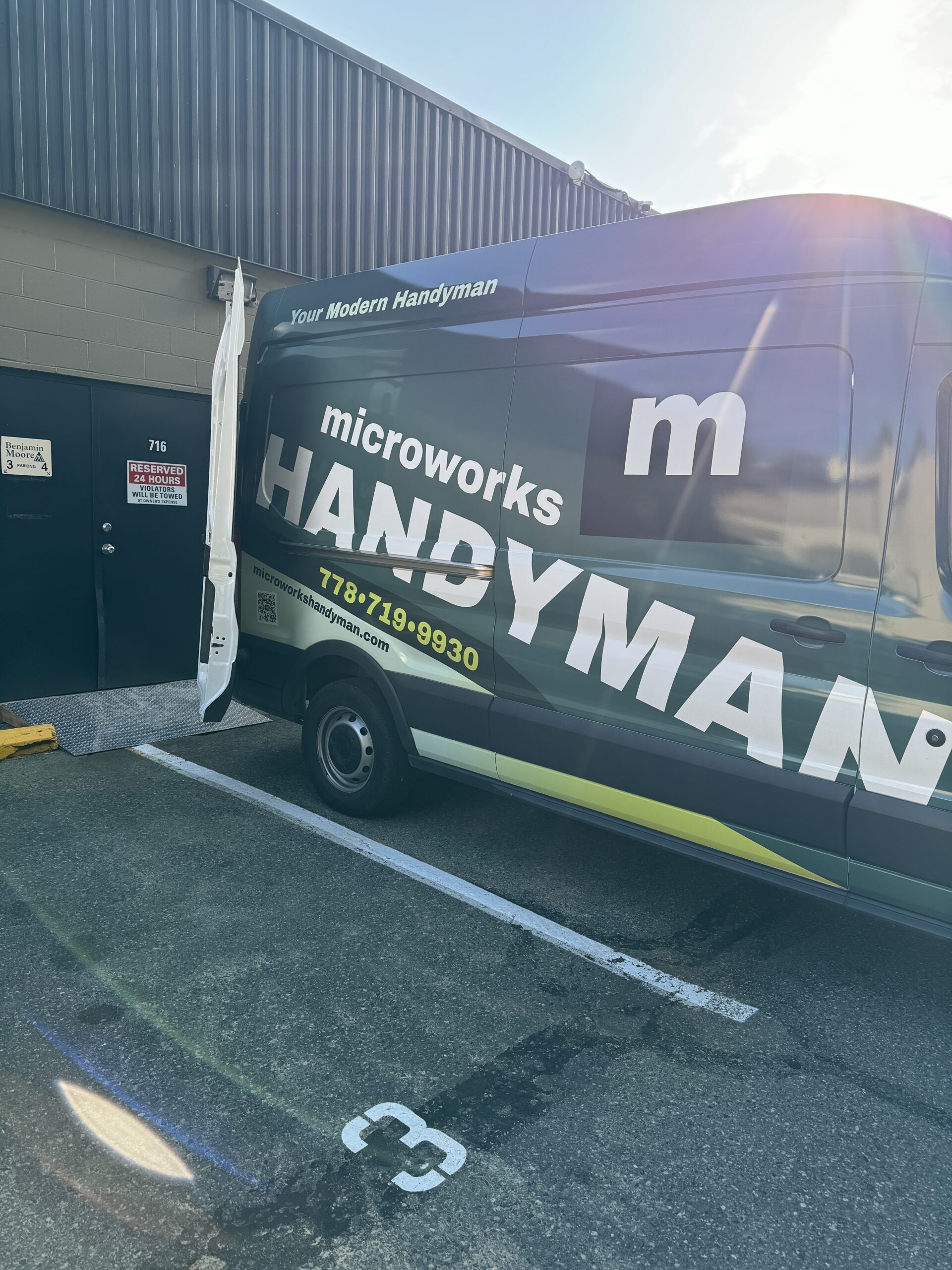 handyman van working on a commercial business